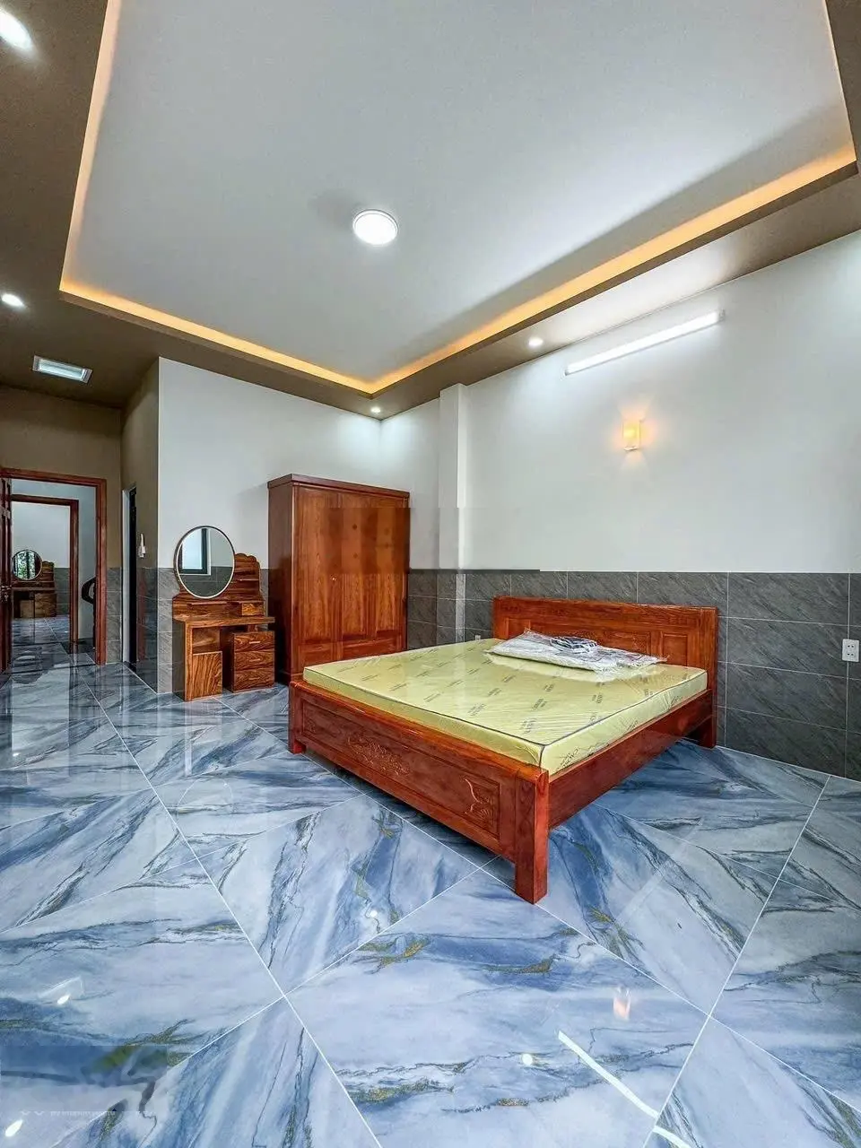 Bán nhà 2 mới 100% nội thất full sổ hồng hoàn công lộ 19m kế bên trường đại học Y Dược TP Cần Thơ