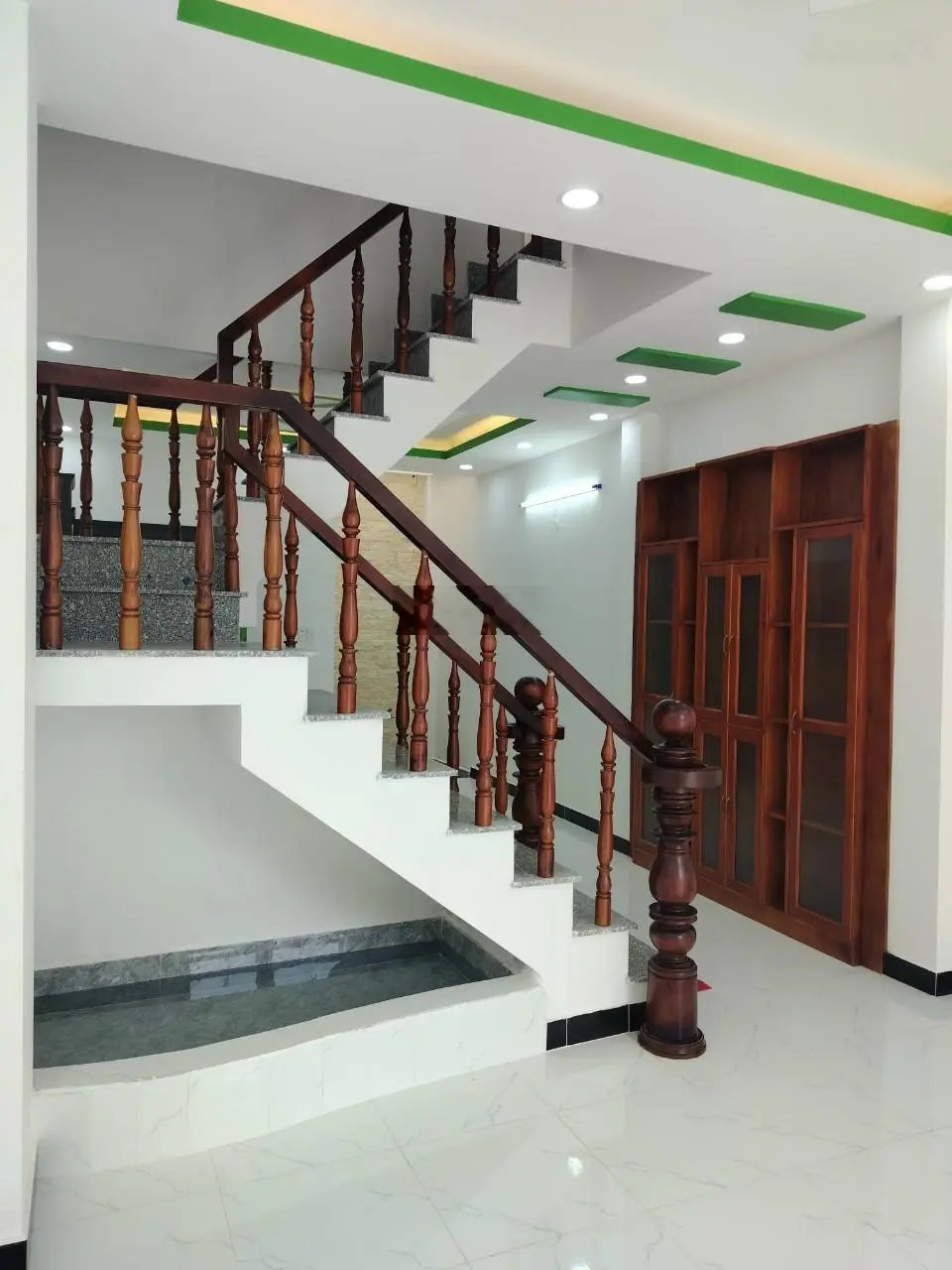 Chủ hạ giá bán nhà đúc 2 tấm bán nhanh trong tuần 2.5 tỷ nay còn 1.tỷ95 bao công chứng