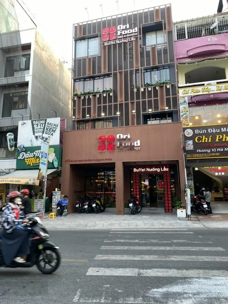 Bán nhà mặt tiền Sư Vạn Hạnh, Phường 12, Quận 10. DT 4 x 8m - 6 tầng - HĐT 65 triệu. Giá: 19 tỷ