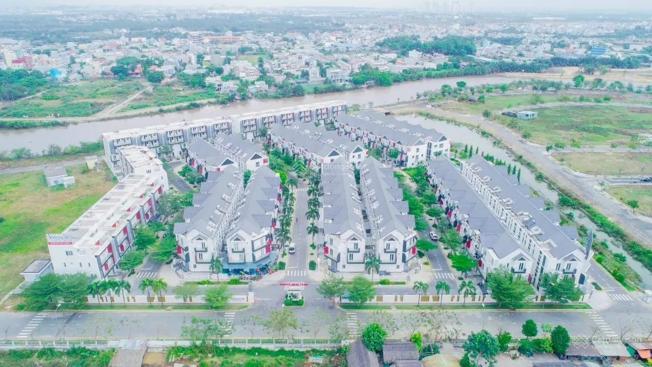 Hot deal bán căn nhà phố 75m2 kế căn góc trong tháng đi định cư giá 3.8 tỷ có bớt cho khách mua nhà