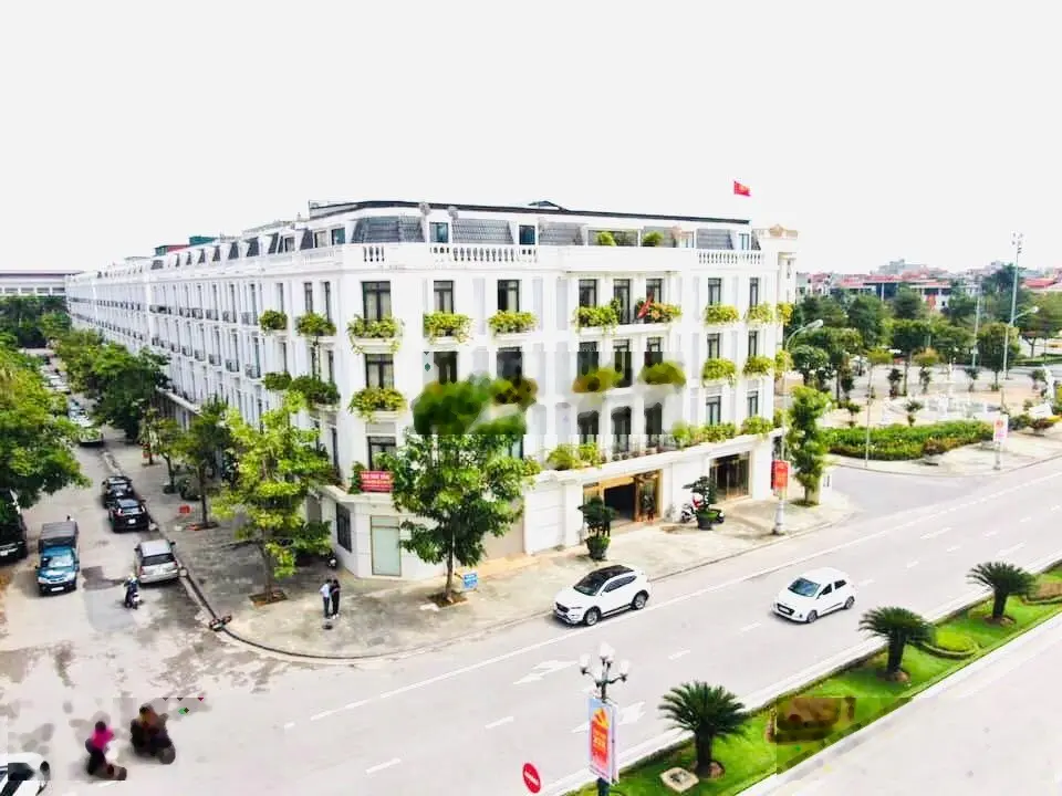 Chính chủ bán căn shophouse 5 tầng Đại Hoàng Sơn TP Bắc Giang
