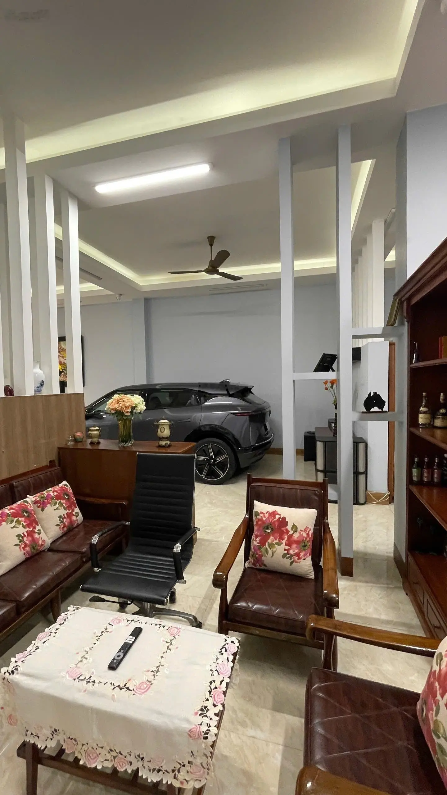 Bán biệt thự cao lỗ , dtsd 580m2 , ngang 8m , view công viên , sân rộng , tiện mở vp cty , spa ...