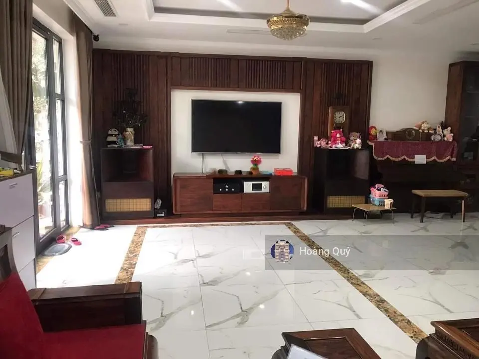 Bán gấp biệt thự sân vườn Khuất Duy Tiến 155.2m2* 5 tầng view đẹp, đường đôi vỉa hè kinh doanh