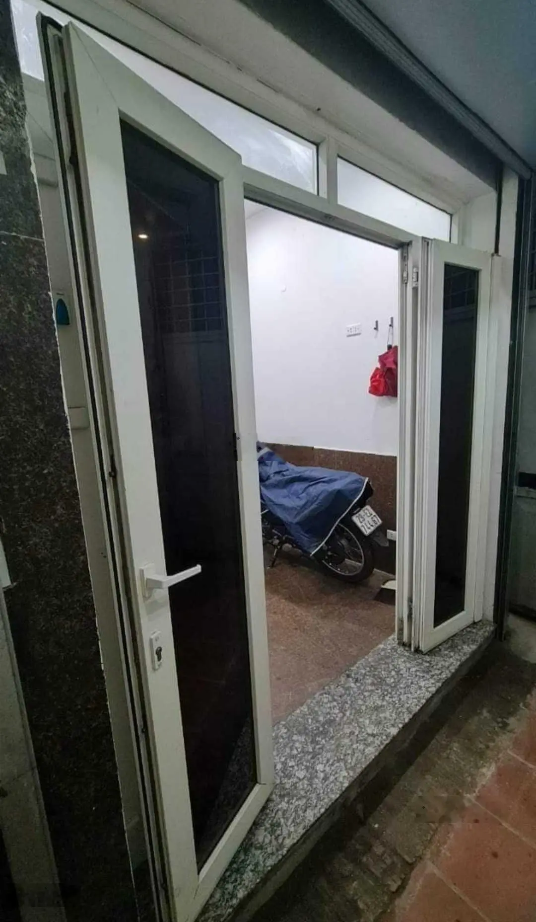 Bán nhà mặt ngõ phố Trịnh Hoài Đức Đống Đa ngay gần sân vận động hàng đáy 25m2 x 5tầng 3PN 3,7tỷ