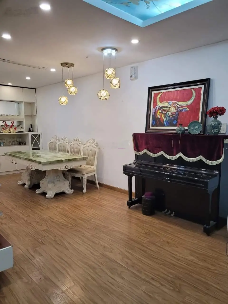 Tôi cần bán nhanh căn hộ 3 phòng ngủ, tầng đẹp, căn góc, 2 mặt thoáng, căn hộ duy nhất giao bán.