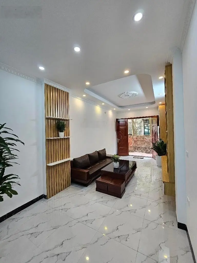 Chính chủ cần bán nhà xây 5 tầng 1 tum vuông vắn, nhà xây mới giá tôi bán gấp chỉ 6.5 tỷ, sẵn sổ