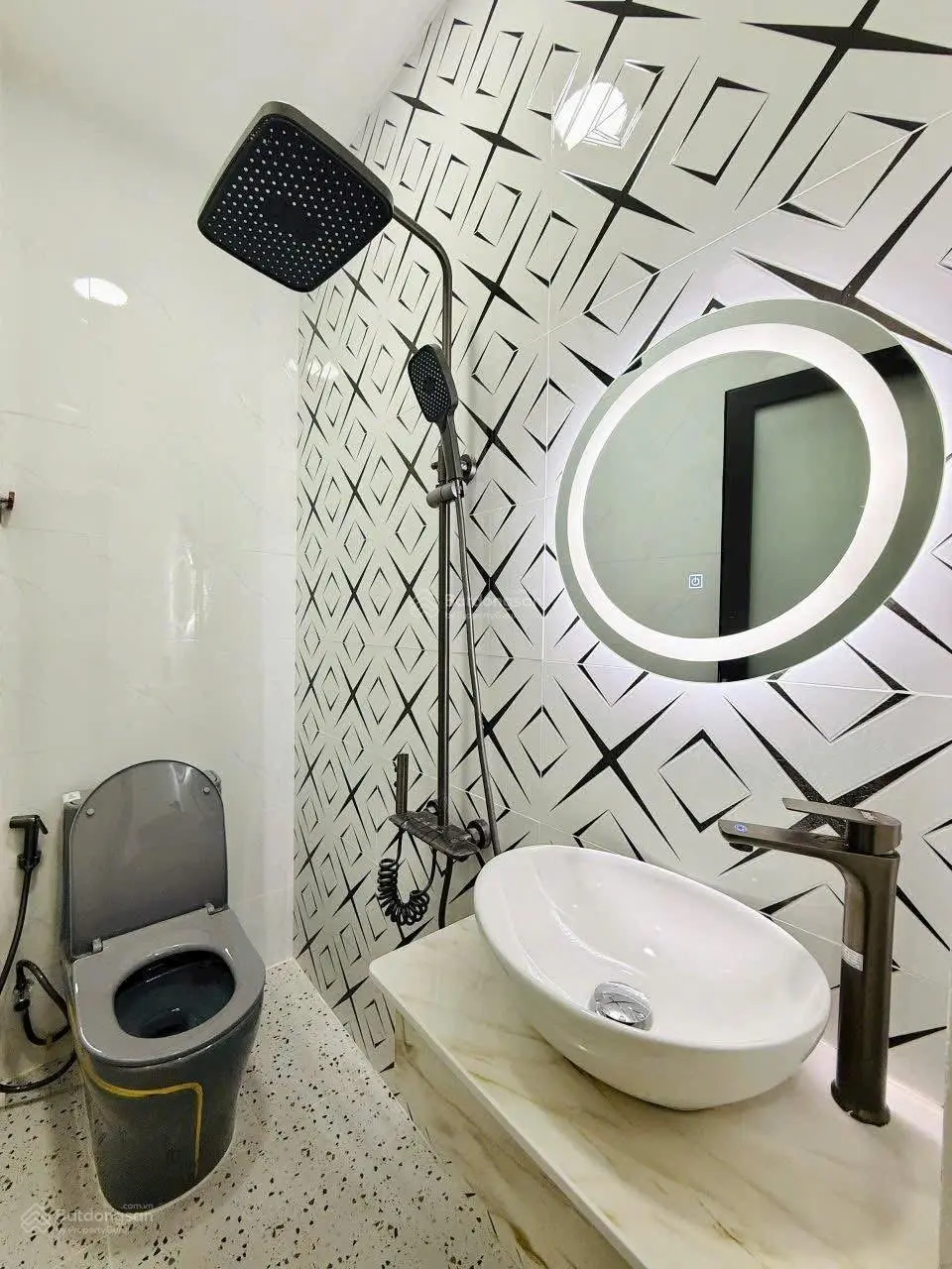 Nhà đẹp, mua xong dọn vào ở ngay Minh Phụng, Quận 6. Giá: 2 Tỷ 450 / 52m2. Sổ hồng riêng chính chủ
