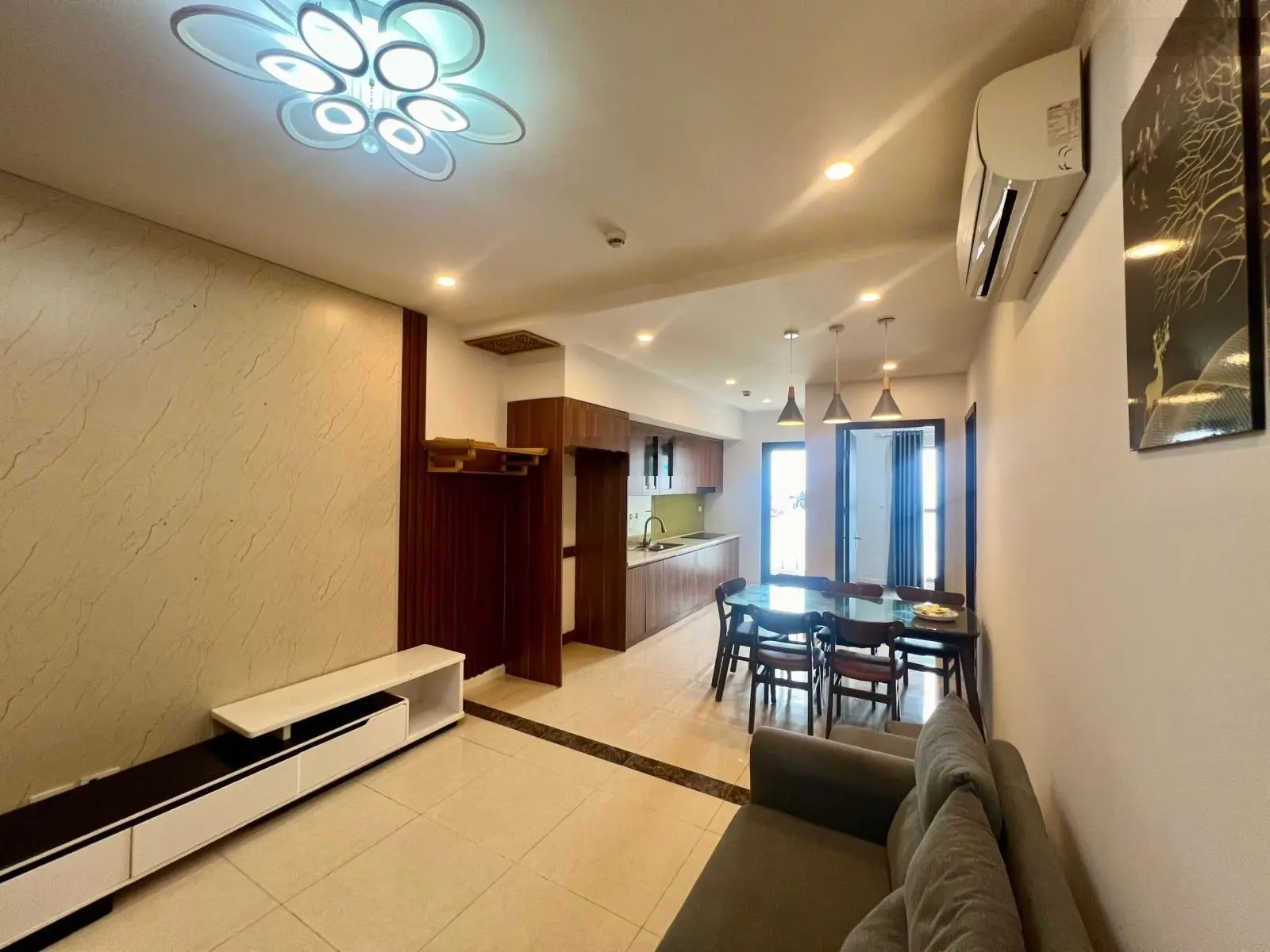 Chính chủ bán căn 2 ngủ HPC siêu đẹp. Full nội thất. 0907 776 ***
