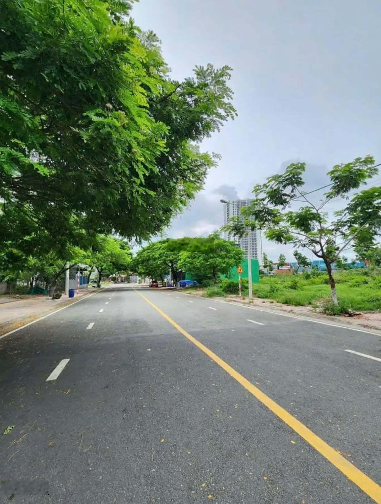 Bán đất 5x14m thổ cư, Đ.Trường Lưu Q9; Đối diện KĐT Đông Tăng Long, sổ hồng sẵn sang tên ngay
