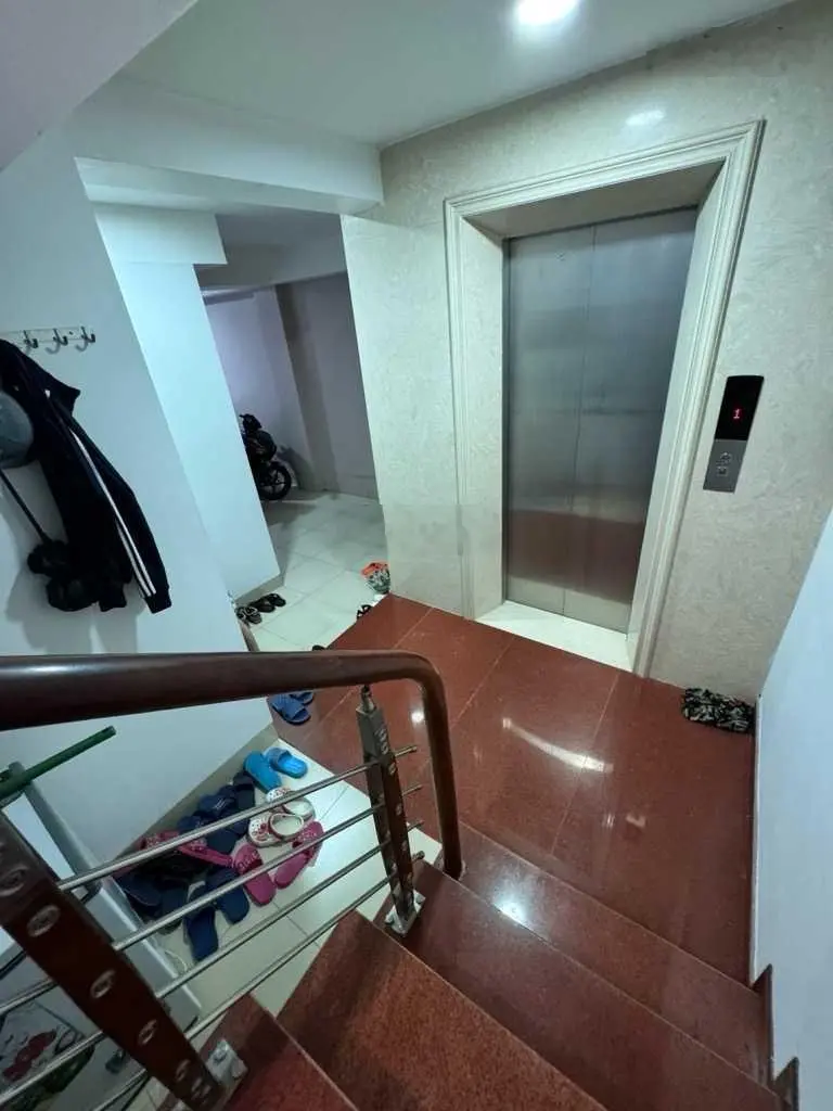Nhà Hào Nam, Đống Đa, Hà Nội ngõ ô tô 57m2, 7 tầng thang máy, MT 6m, giá 20,5 tỷ