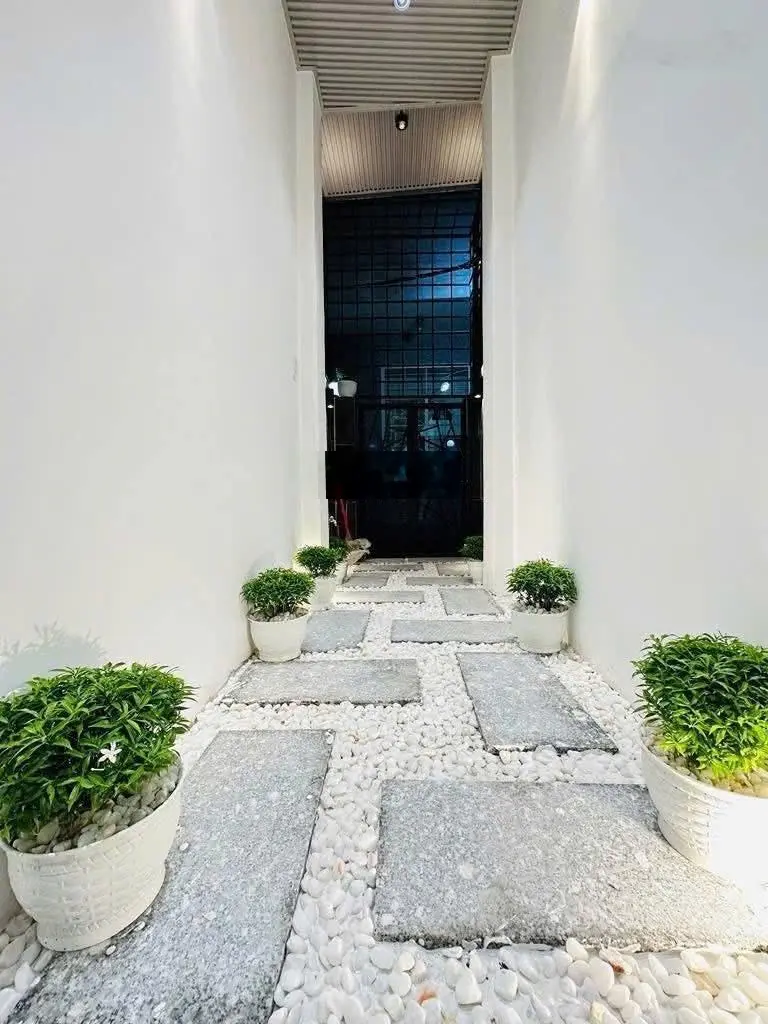 Giảm 200 Triệu ! Nhà 2 tầng, 42,8m2 / 3,79 Tỷ đường Vườn Chuối, phường 4, quận 3.
