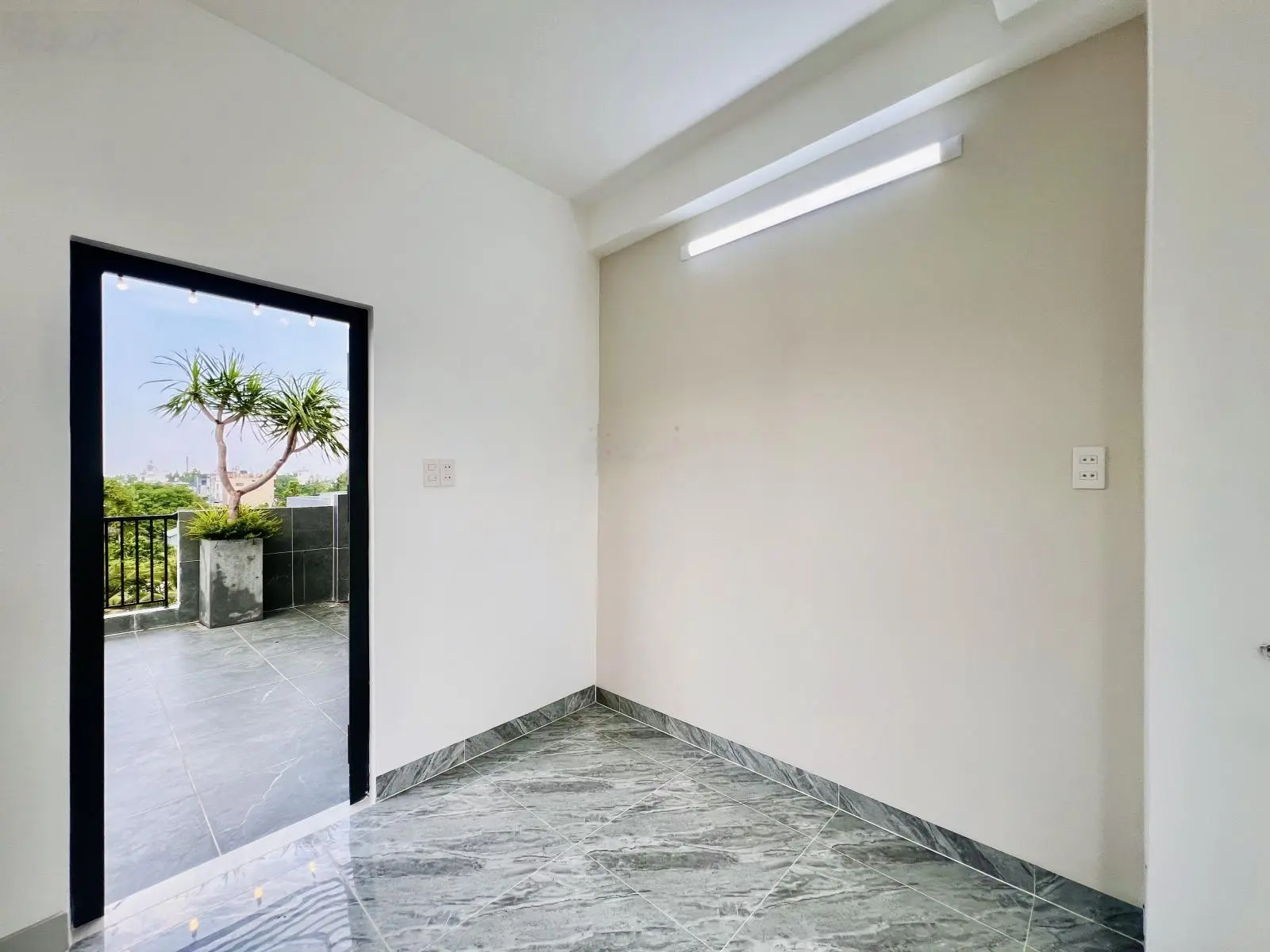 Nhà 3 lầu Hà Huy Giáp Q12 giáp Gò Vấp ngang 4.3m full option chưa tới 5 tỷ