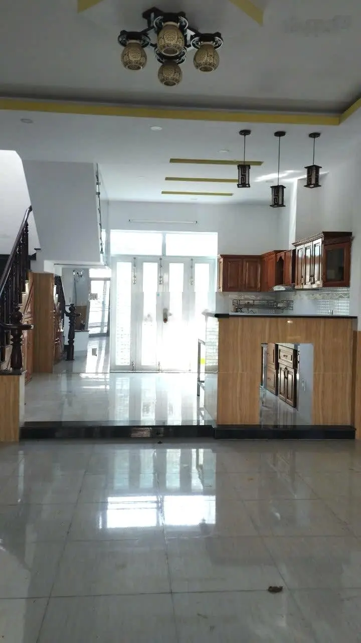 Bán nhà 3 tầng vcn phước hải , đường b1 sẵn hđ thuê / nhà kiên cố trung tâm thành phố alo em thư