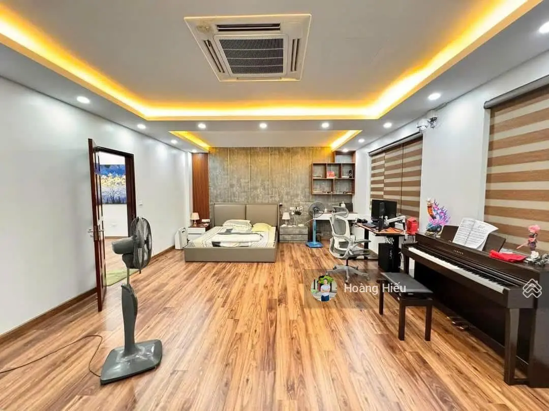 Dừng lại ngay để xem nhà đẹp Cầu Giấy, ngõ to, gần ôtô, tặng nội thất mua ở luôn, 38m2, 5 tầng