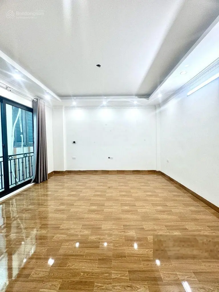 Bán nhà riêng, Đ. Lĩnh Nam, 5,1 tỷ, 35 m2, 3PN + 4WC, giá cực chất