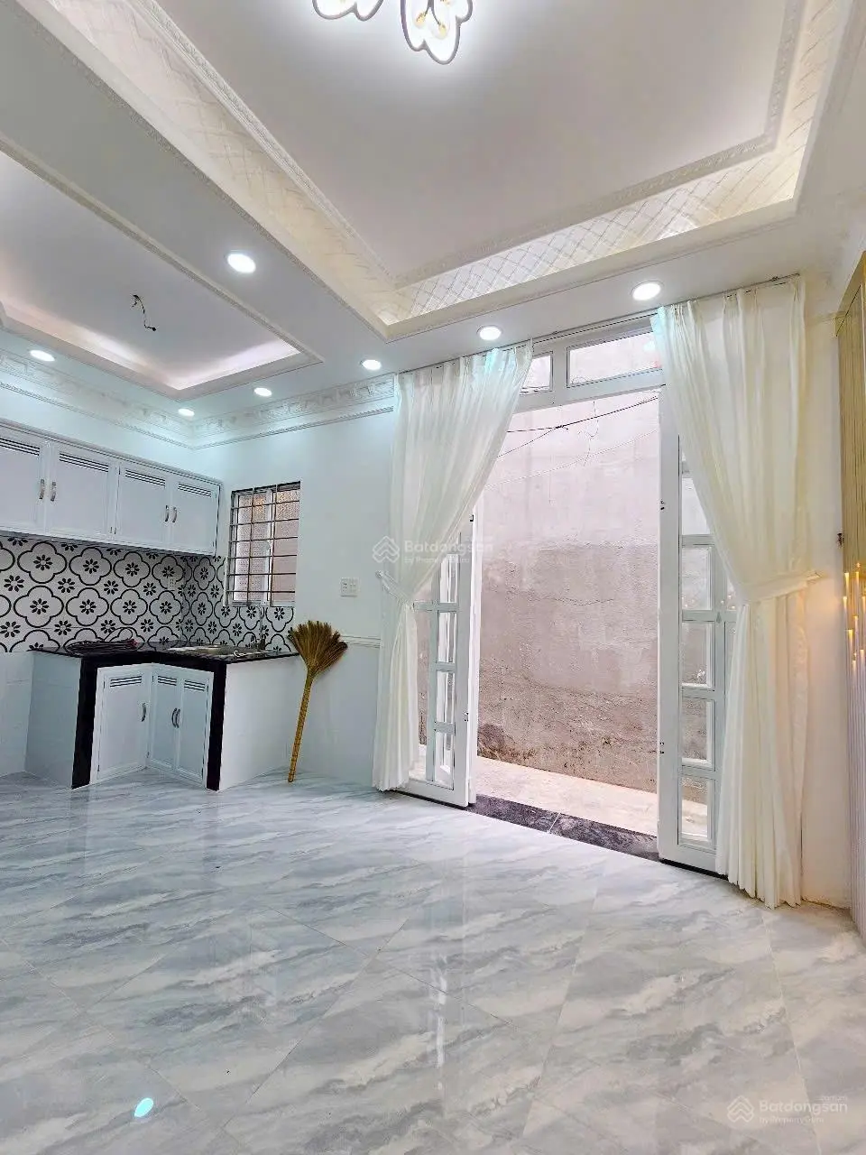 (Nhà biệt thự mini) hẻm 111 Nguyễn Bình