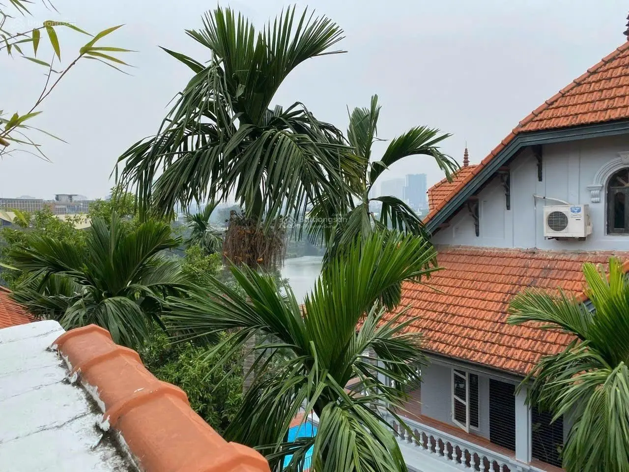 Bán biệt thự ngõ 52 Tô Ngọc Vân, Tây Hồ, 120m2, 5 tầng, MT 8.2m, gara ô tô, full nội thất, 42.5tỷ