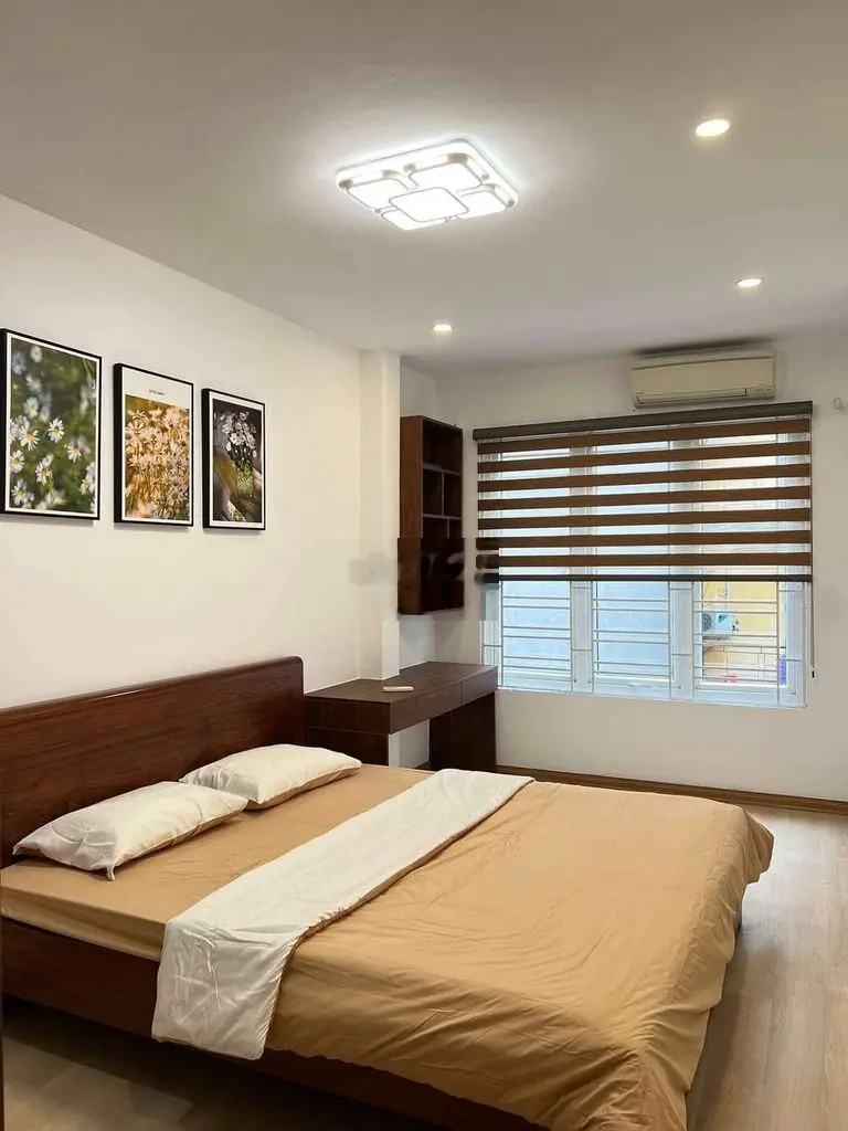 Bán nhà đẹp 5 tầng chắc chắn thoáng gần ô tô Minh Khai HBT nhỉnh 4 tỷ