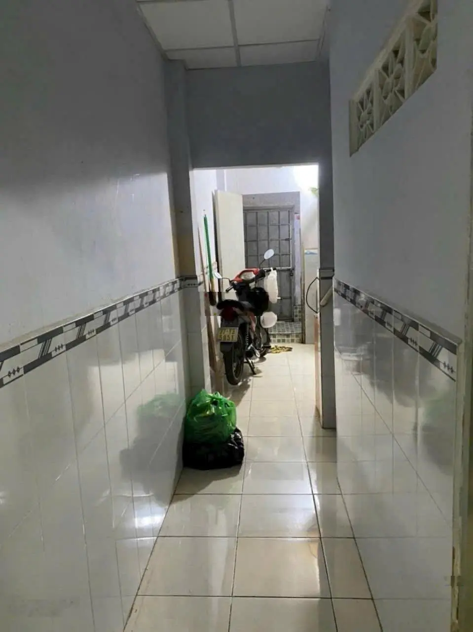 Nhà sát chợ Hiệp Bình, 62m2, đường ô tô, trệt lửng, giá 4,6 tỷ