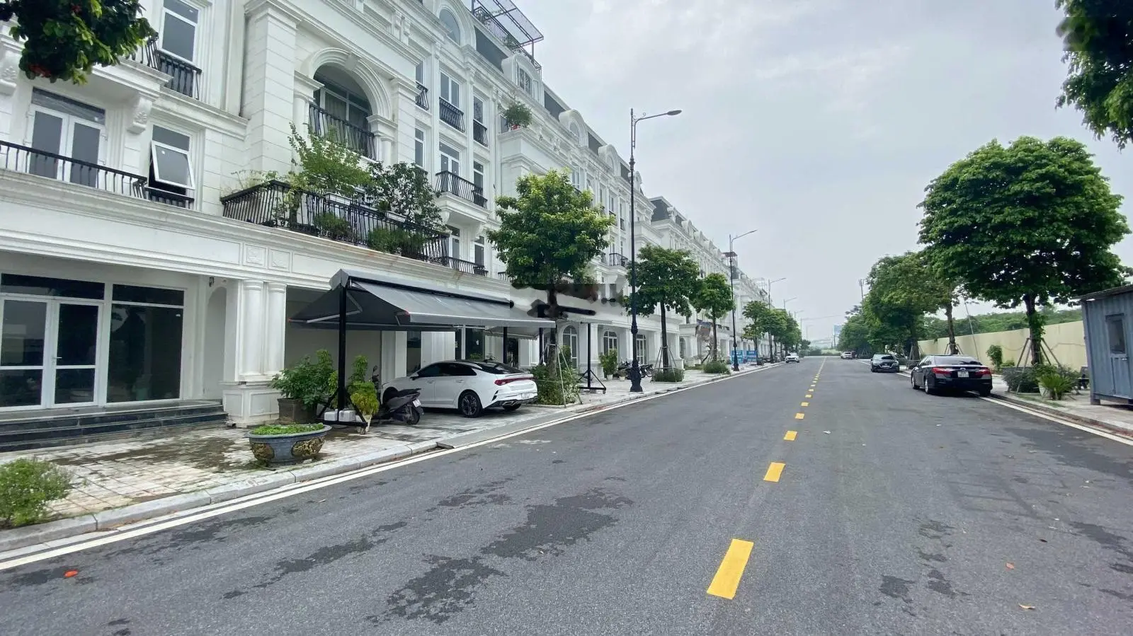 Cần bán nhanh căn Góc Shophouse đường 21,5m Louis City Đại Mỗ liên hệ: 0988 000 ***