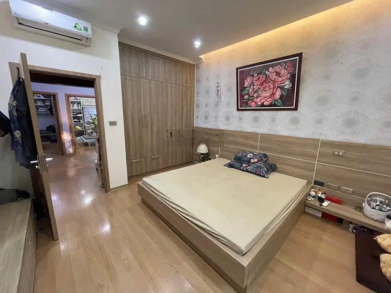 Bán nhà ngõ 374 Âu Cơ 95m, mặt tiền 6m, ô tô tránh, vỉa hè rộng. Giá 9,5 tỷ
