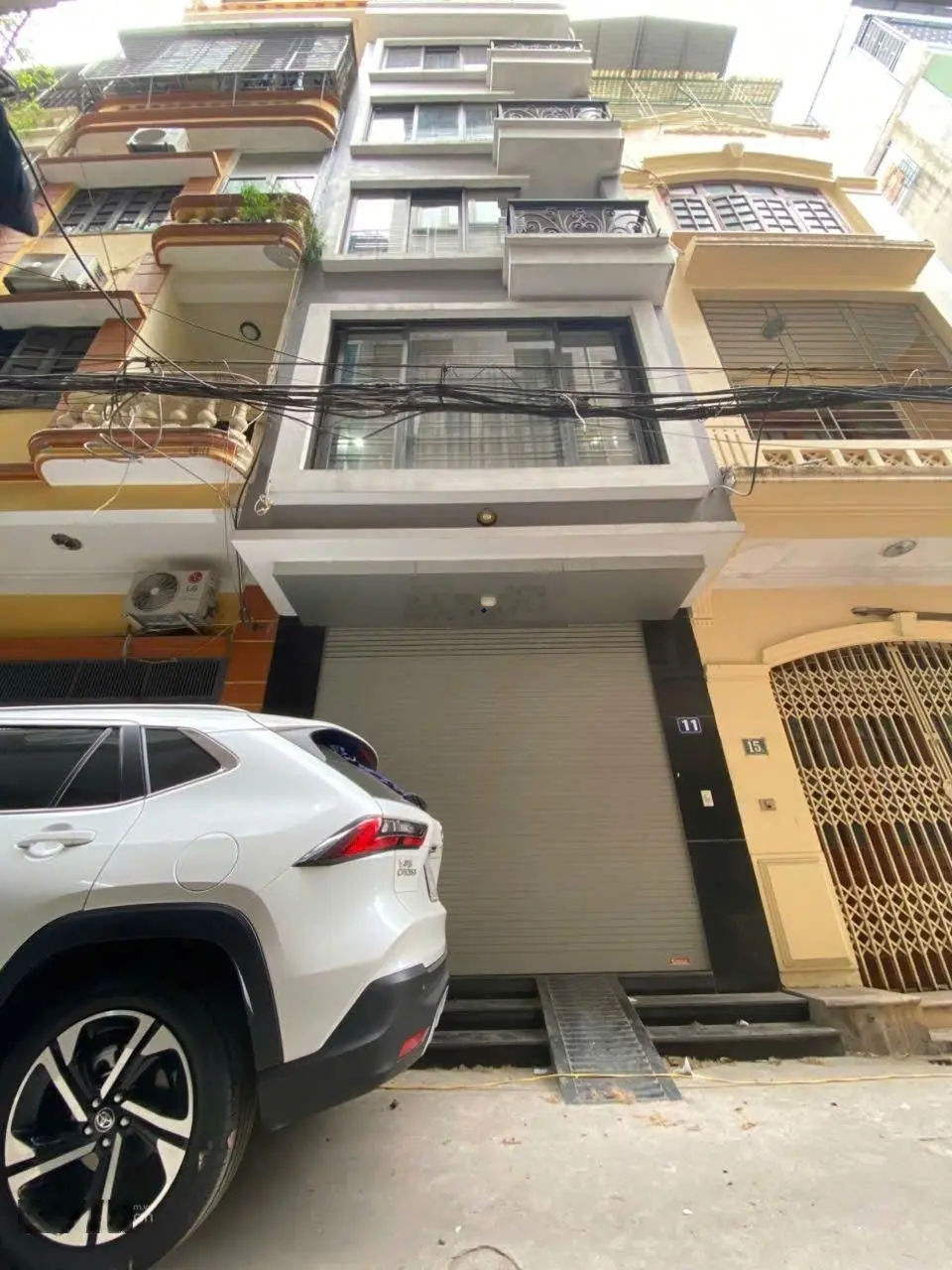 Nhà đẹp - Cầu Giấy - ô tô đỗ cửa - kinh doanh - 6 phòng ngủ - ngõ thông - tiện ích đầy đủ