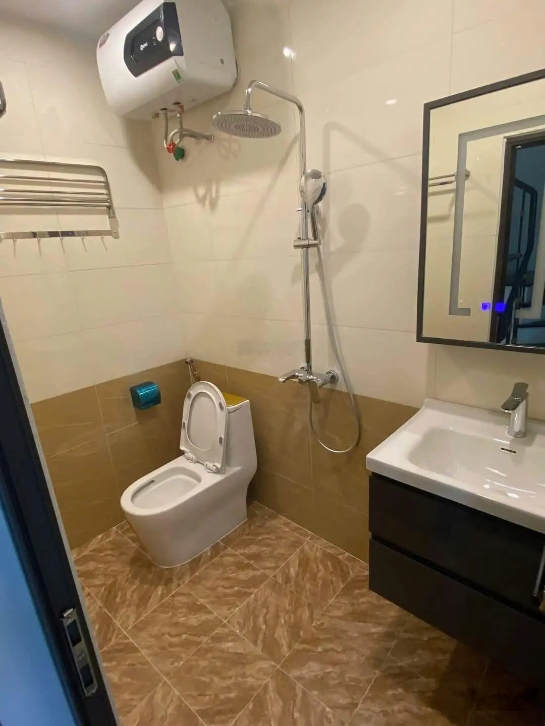 Siêu hiếm! Cầu Giấy, dân xây, ngõ 3 gác, thông tứ tung, 70m ôtô tránh, gần phố, thoáng, 34m2*5T