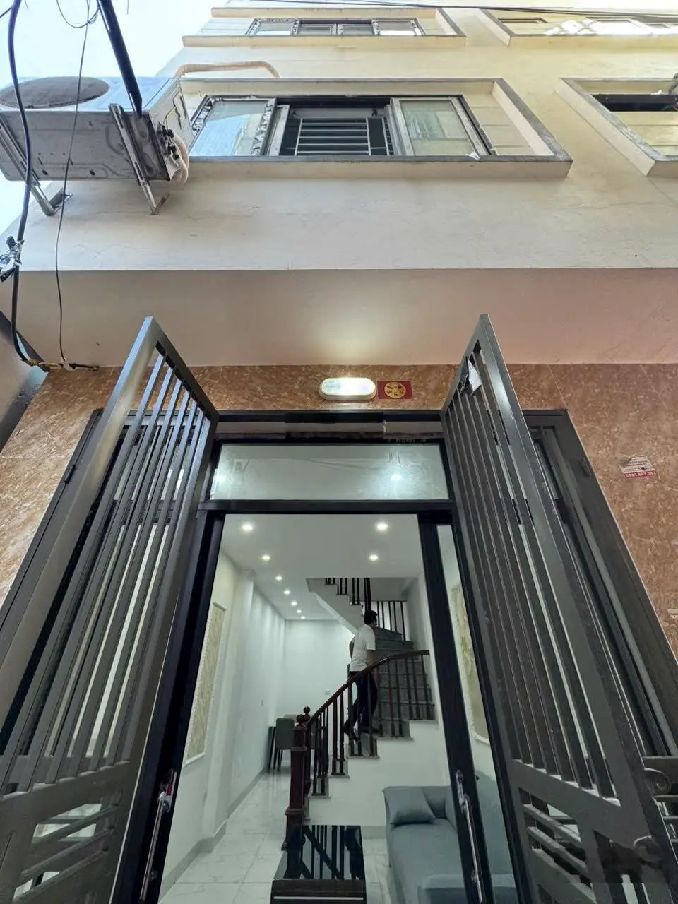30m2 Nhà Đẹp, ngõ nông - 20m ra trục đường ô tô ngay chợ la phù