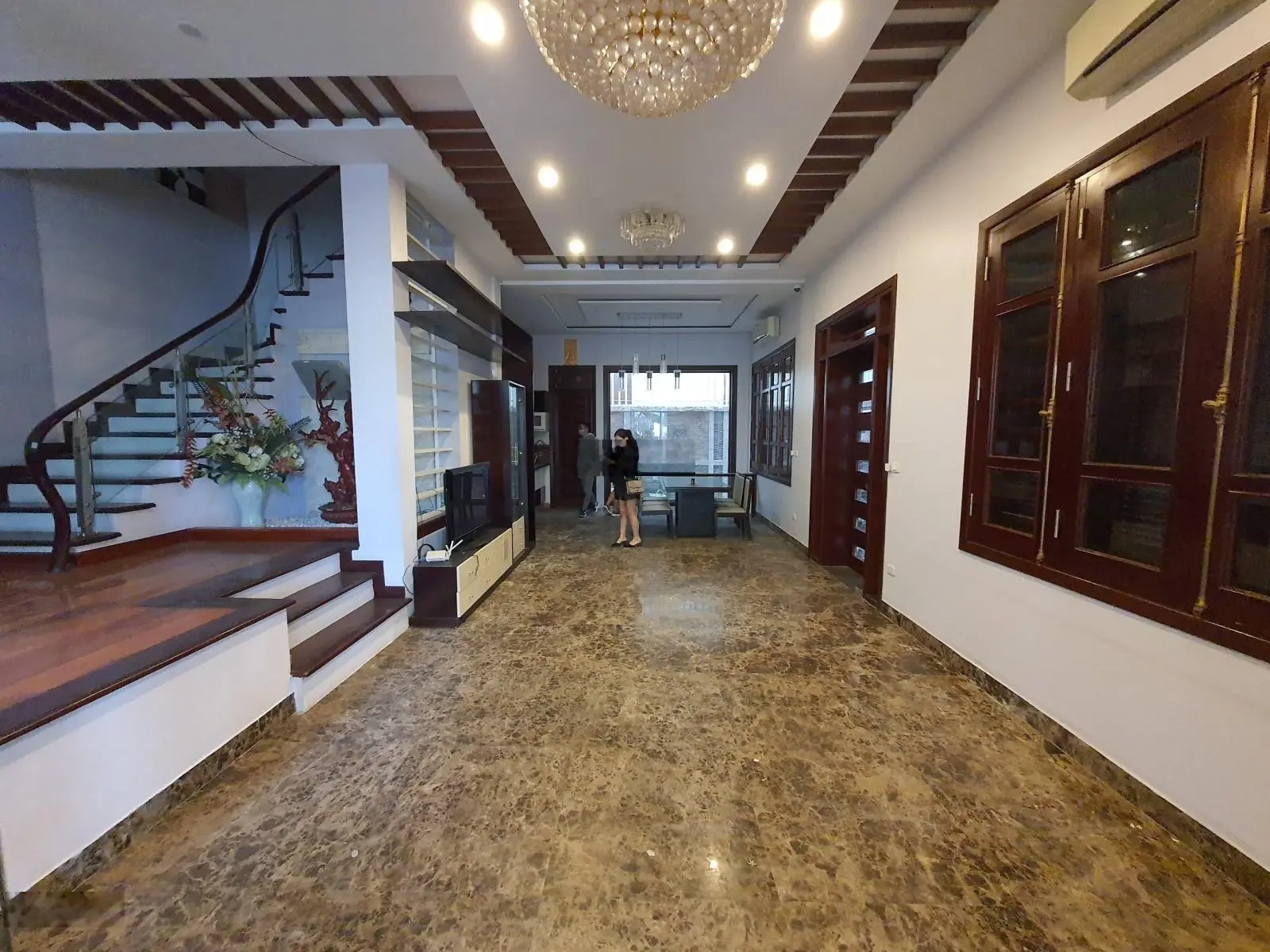 Tôi bán căn nhà liền kề đường Trung Yên 11, DT 75m2, mặt tiền 5m nhà đẹp đường rộng vỉa hè 27 tỷ