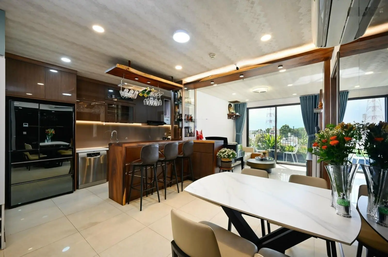 Chủ nhà cần tiền gấp bán nhanh căn Âu Cơ Tower 3 phòng ngủ chỉ 3.2 tỷ, sổ hồng. LH: 0933 813 ***
