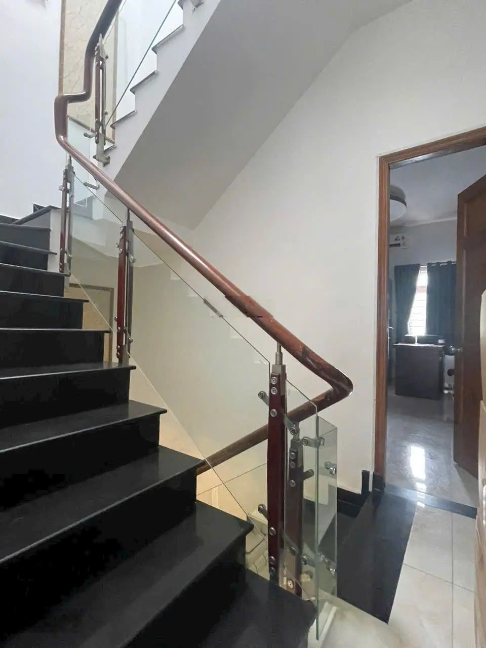 Bán nhà mới 2 lầu đường xe hơi 1979 tt nhà bè .nhà bè giá 5,5 tỷ