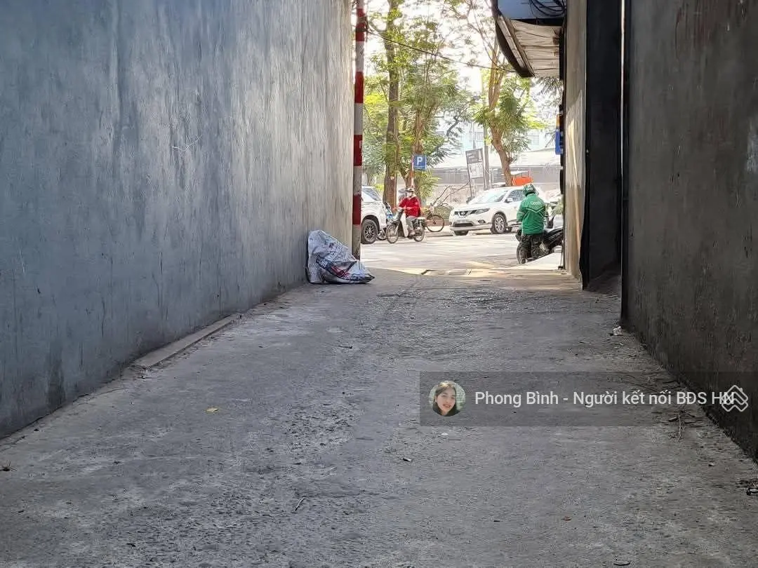 Siêu phẩm nhà đẹp Hồ Đền Lừ - Hoàng Mai, gần Louis City diện tích 30m2 chỉ nhỉnh 7 tỷ sở hữu ngay.