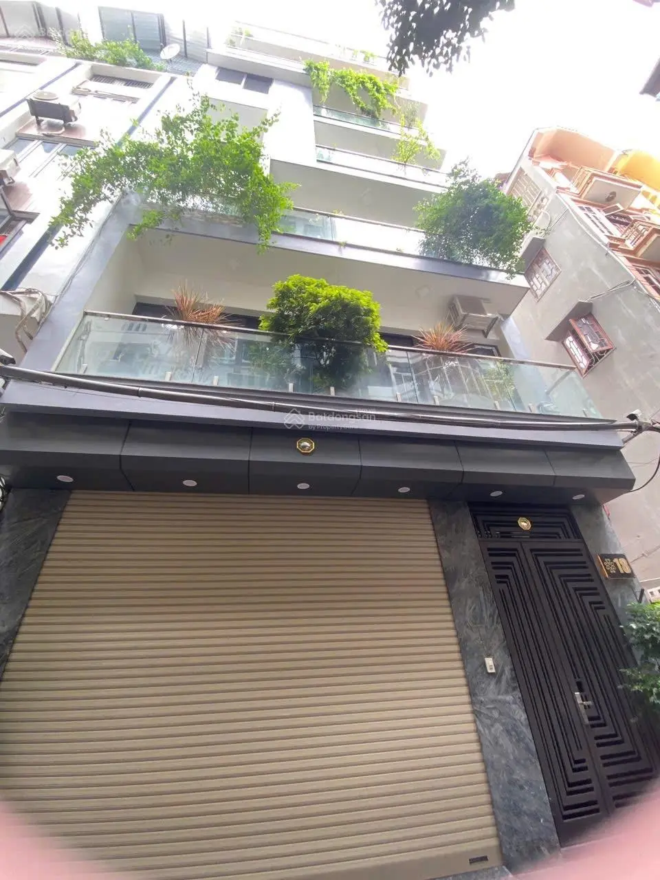 Chính chủ bán nhà Tôn Đức Thắng - ngõ ô tô tránh - ô vào nhà - 70m2 - MT6m giá chỉ hơn 200tr/m2.