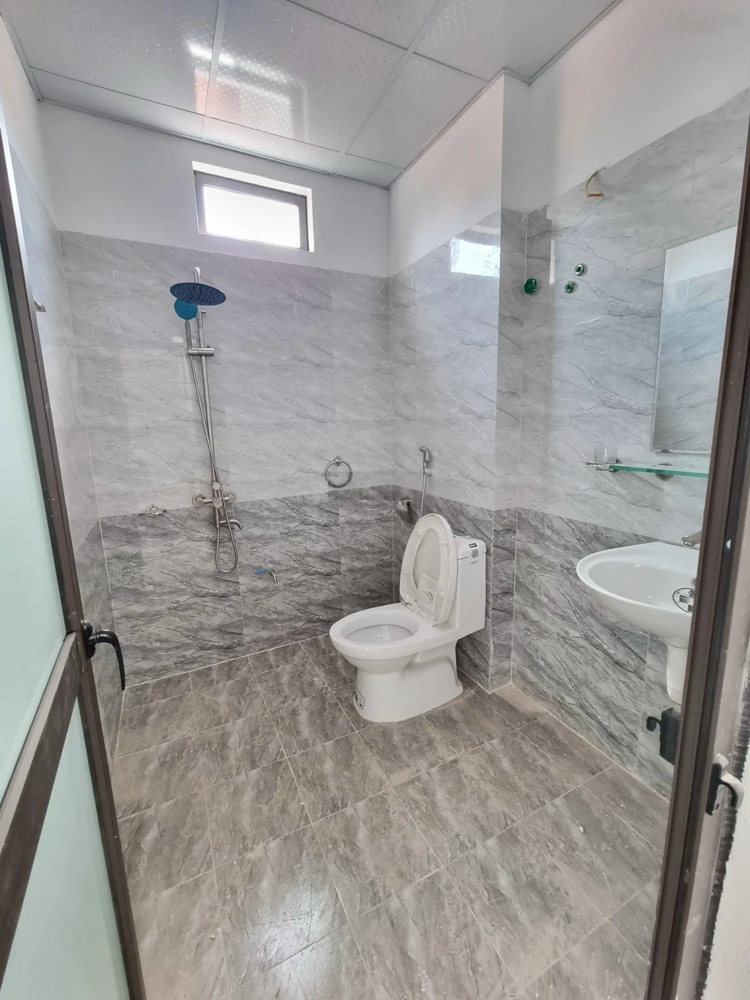 Bán nhà tổ 4 Phú Lương 30mx5t ô tô đỗ gần đường trước nhà rộng, thoáng mát giá chỉ 4,99 tỷ