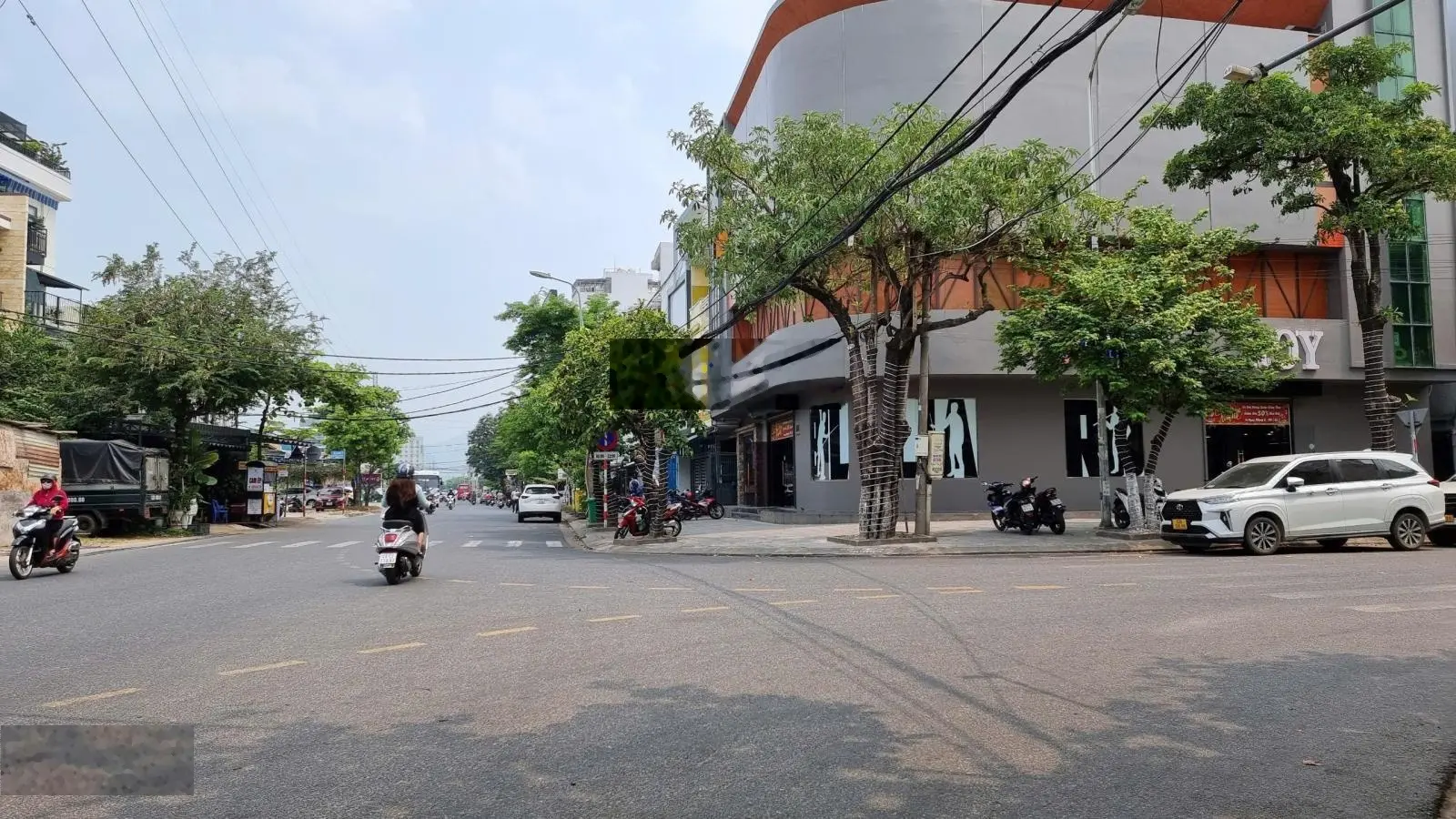 Bán nhà 3 tầng 3 MT đường 10m5 Chính Hữu, gần Võ Văn Kiệt, biển Mỹ Khê