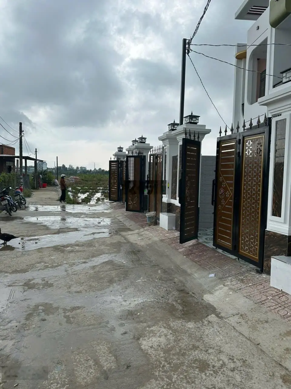 Nhà mới xây đẹp 2,3x tỷ khu công nghiệp cầu tràm cần đước, cách chợ bình chánh 5km. gần five star