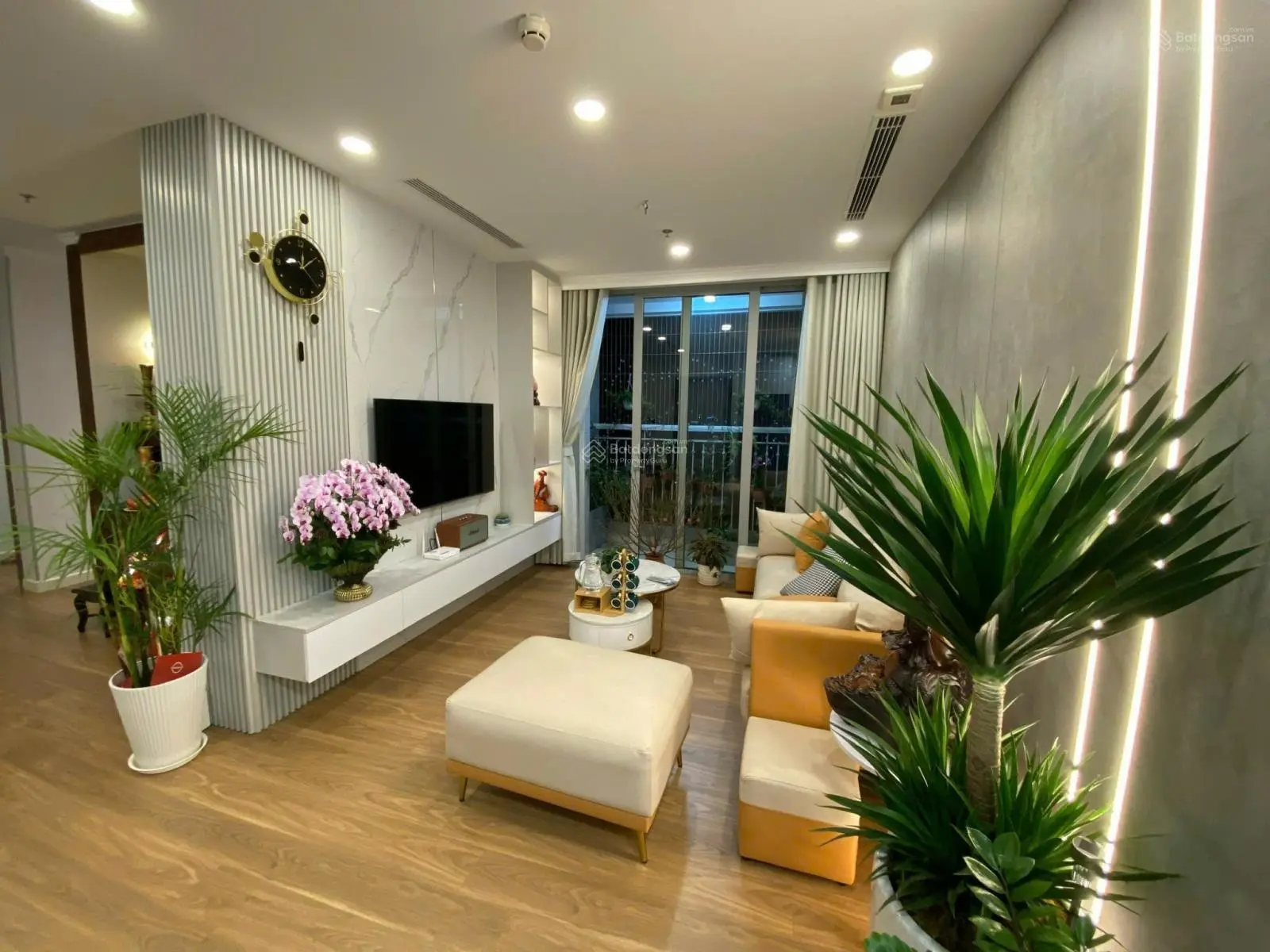 Chính chủ bán gấp căn 3pn dự án VinhomesGardenia LH: 0967 012 ***