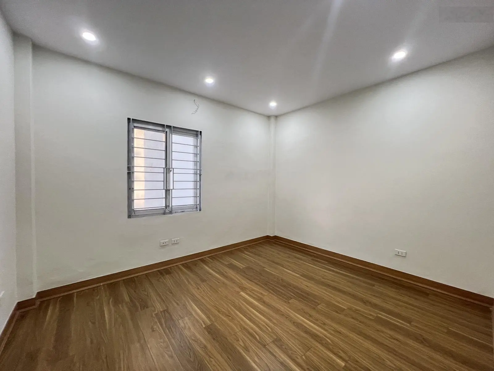 Bán nhà riêng dân xây 4PN, 3WC, 47,3m2, 5,79 tỷ tại Bát Khối, ô tô đỗ cửa