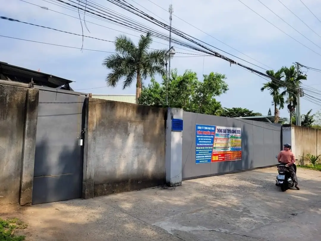 Bán nhà xưởng 3315m2 có 398m2 thổ cư đường xe công giá rẻ