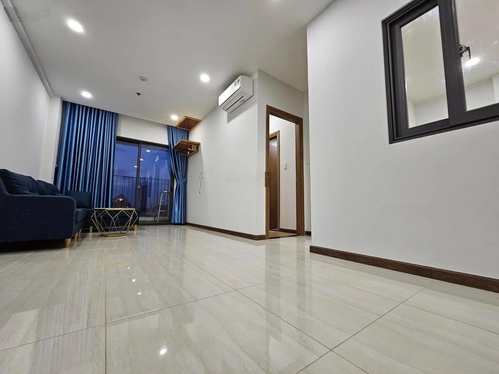 Chủ nhà cắt lỗ, bán giá sốc - 2PN2WC - Bcons Plaza - 57m2 - chỉ 1tỷ8 bao thuế phí, sổ hồng sẵn
