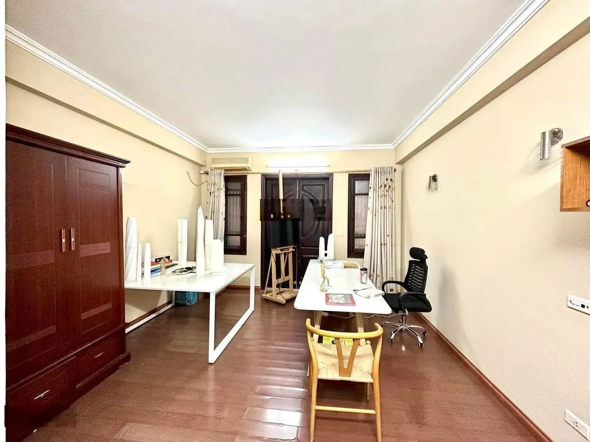 Bán nhà đường Cổ Linh, phố Trạm 80 m2 5 tầng, mặt phố kinh doanh, view công viên giá 21.5 tỷ