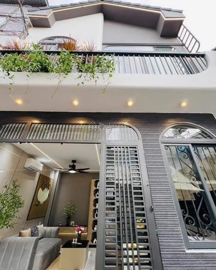 Cô Mễ gửi bán gấp căn nhà ngay Hai Bà Trưng, Quận 3 giá siêu mềm, có sổ hồng