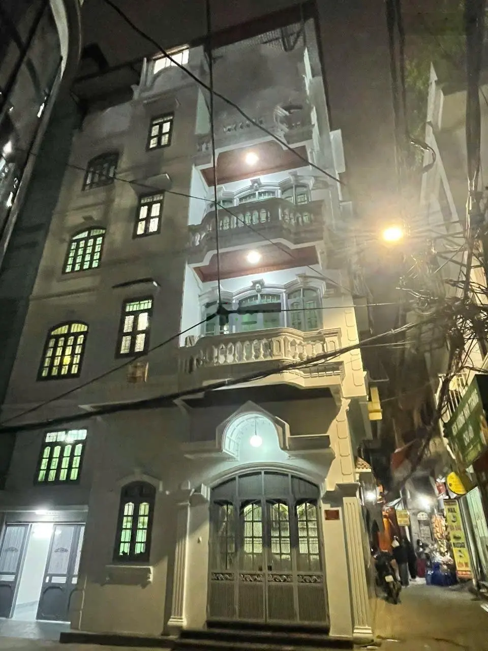 Siêu phẩm Pháo Đài Láng, ô tô vào nhà, lô góc 2 thoáng, mặt tiền quyền lực, DT 48m2 6tầng 19 tỷ 5