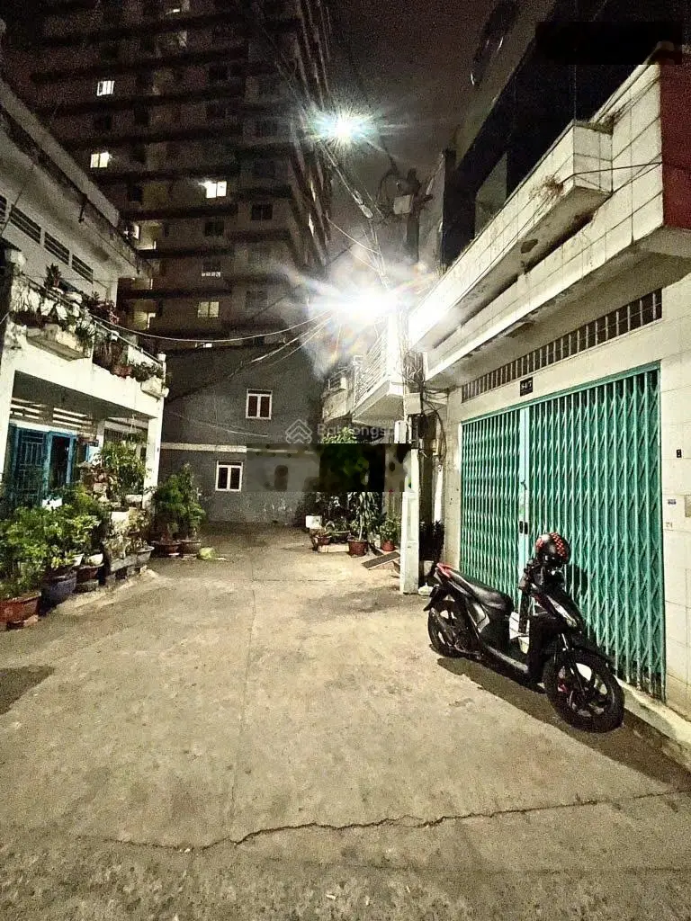 Bán nhà lô góc cực rẻ,tại p1,gò vấp,dt 50m2,sổ hồng riêng,xe hơi đỗ cửa,giá chỉ 5,95 tỷ
