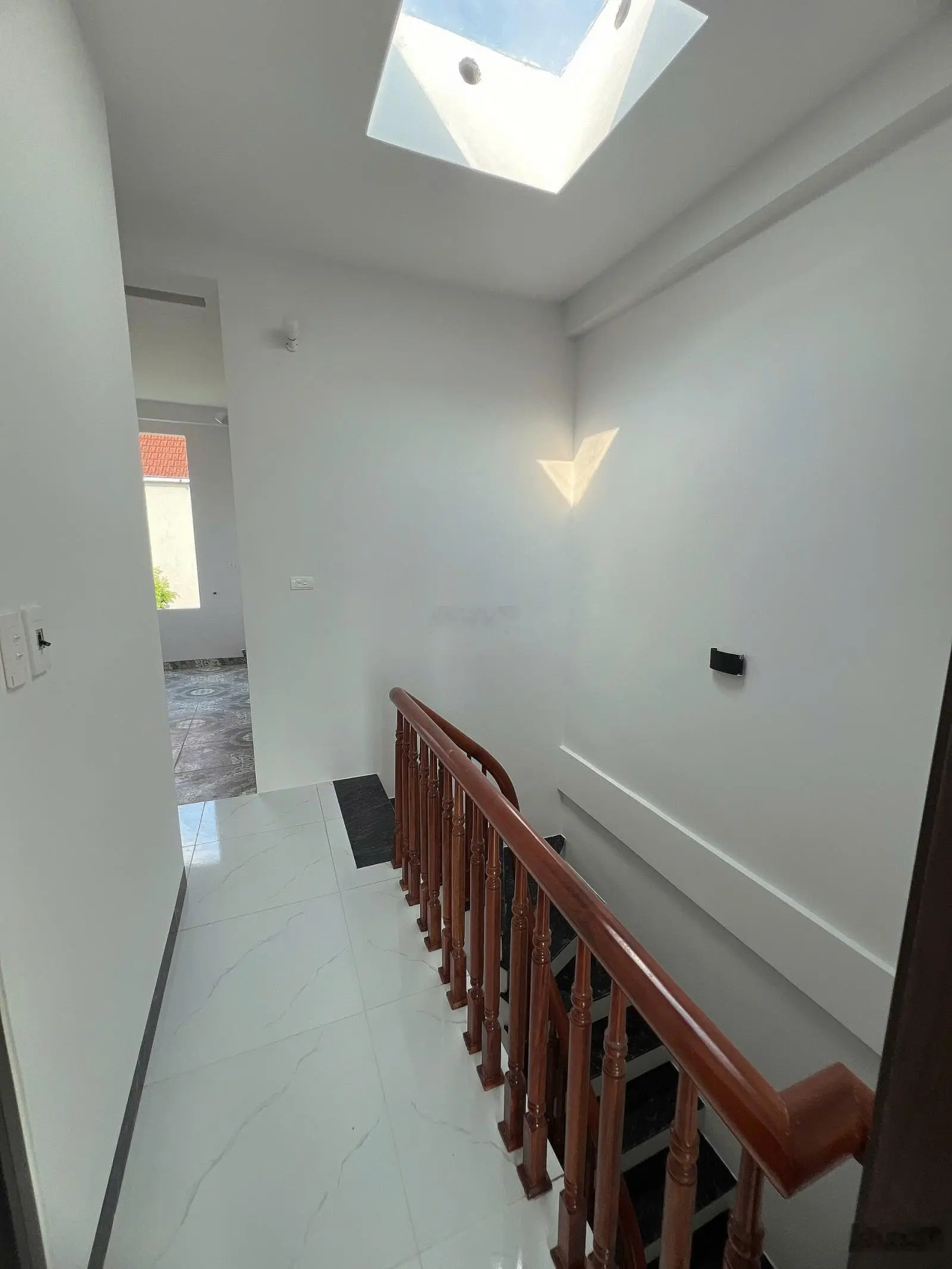 Giá rẻ nhất đại thành. bán căn 3 tầng*40m2. ngõ rộng, có sân riêng.nằm ngay trục đường liên huyện.