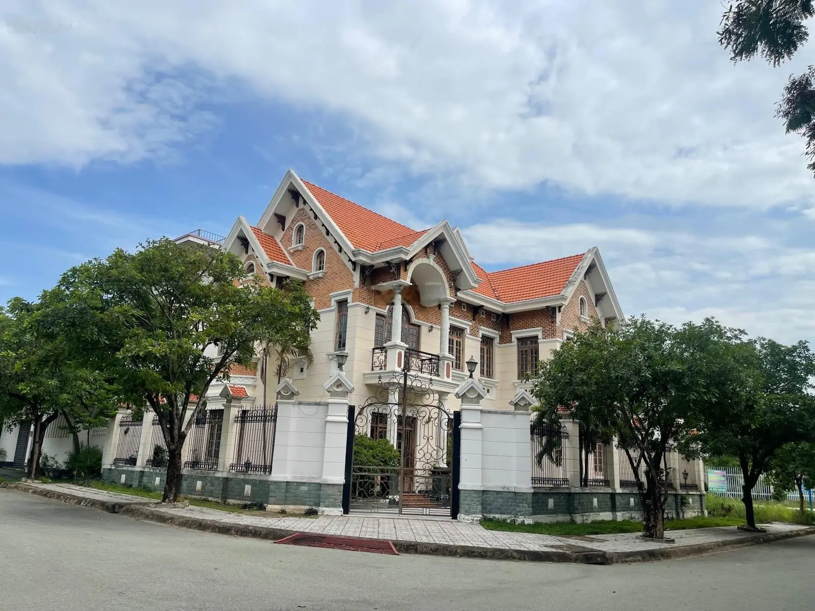 Chính chủ bán gấp đất nền 100m2 trục D1 N1 N5 N7, N8, N2 KĐT Bình Nguyên giá thấp hơn TT 500tr-1tỷ