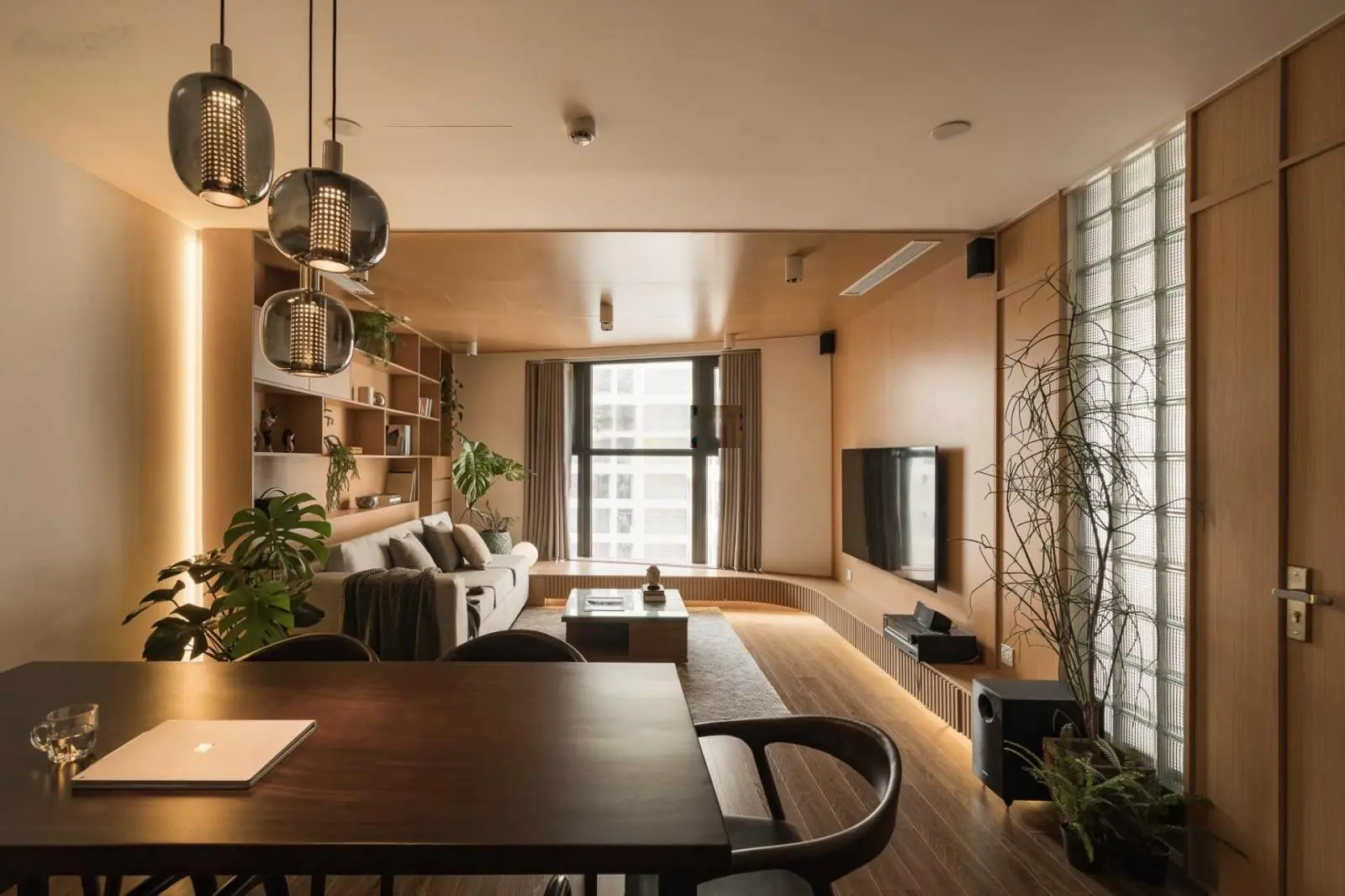 Chuyển nhượng nhanh căn GÓC FPT tòa mới - tầng cao có sẵn nội thất