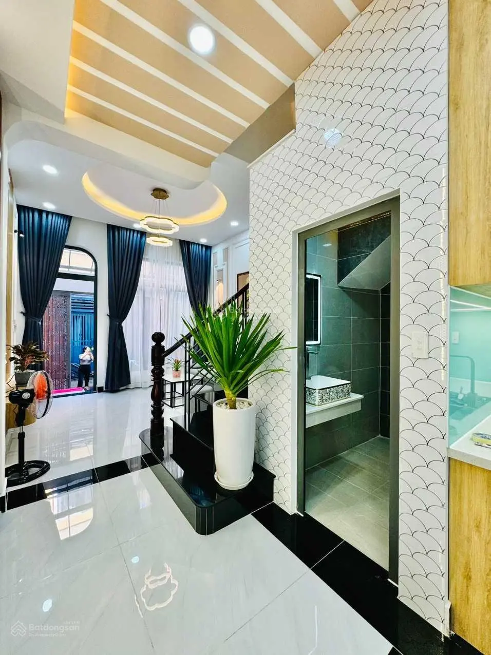 Bán nhà hẻm 8m Bùi Đình Túy, hẻm kinh doanh có vỉa hè (4,2x18m) trệt 2 lầu, giá chỉ 11,8 tỷ TL
