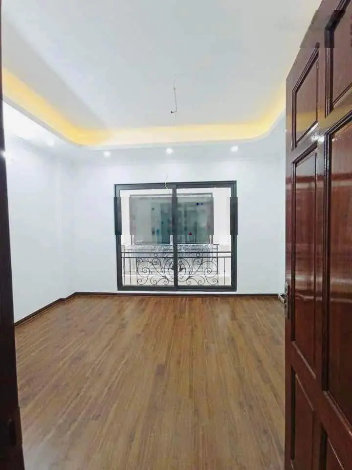 Nhà đẹp giá 7,1 tỷ VND tại Cổ Nhuế, 6 tầng Thang Máy !