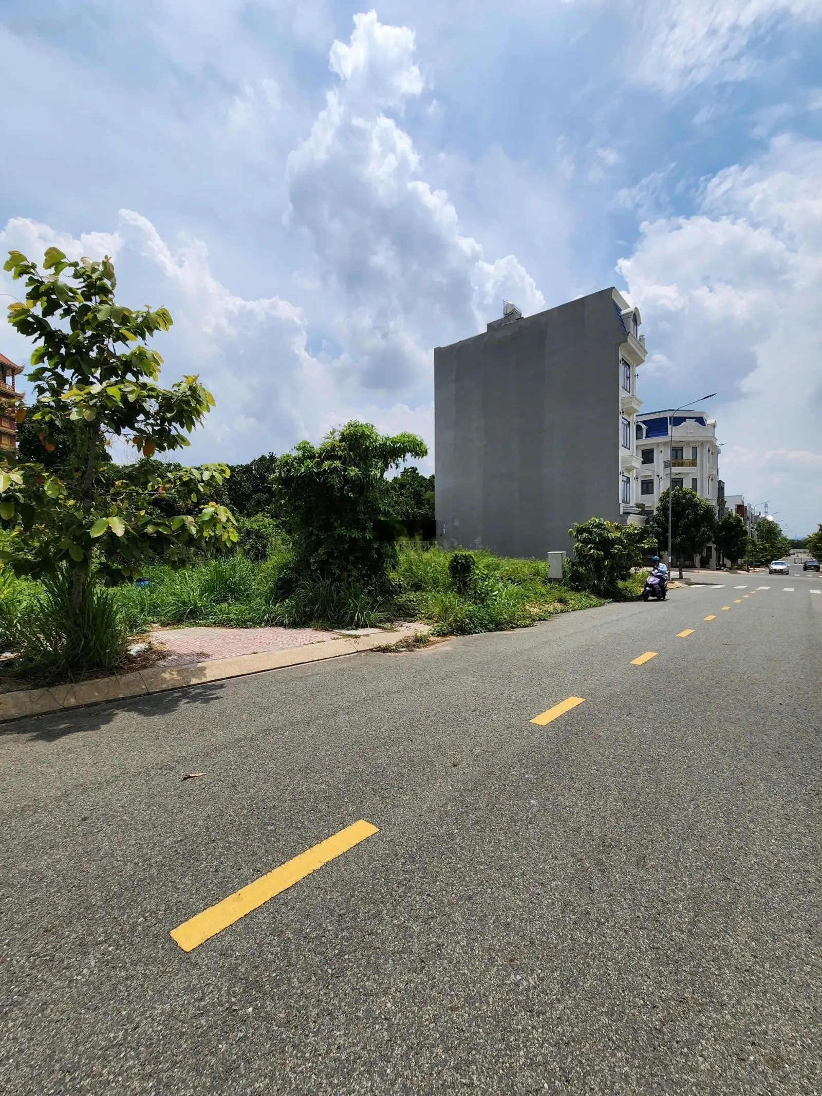Quá Rẻ , Giá Tuyệt Chủng ! Đất KDC Phú Hồng Thịnh 10